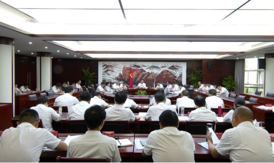 PG电子平台徐强主持召开2024年七条战线招商组引进项目巡看活动总结部署会(图1)
